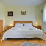 Nyaraló Near & Pool Medulin