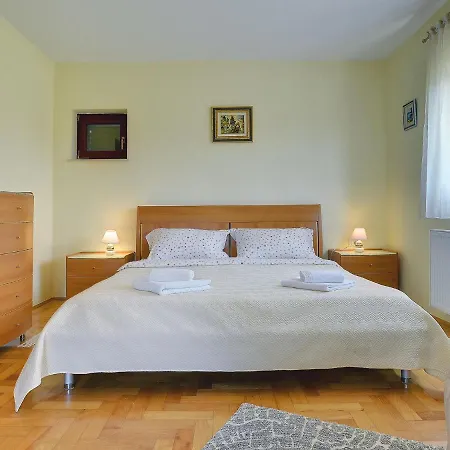 Holiday home Spacious In With Private Pool Medulin