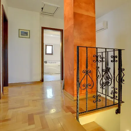 Spacious In With Private Pool * Medulin
