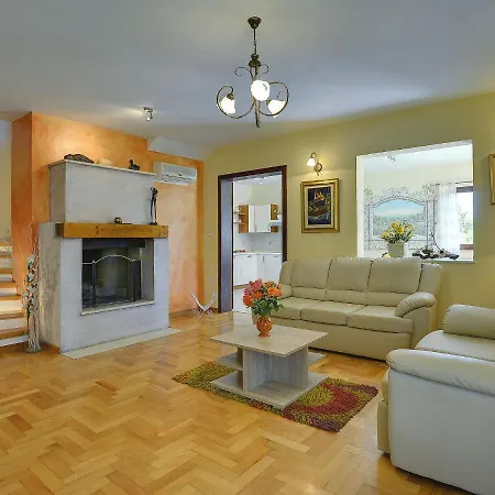 Holiday home Spacious In With Private Pool