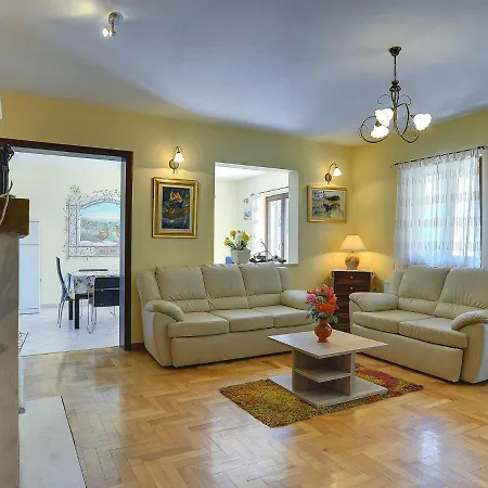 Holiday home Spacious In With Private Pool *